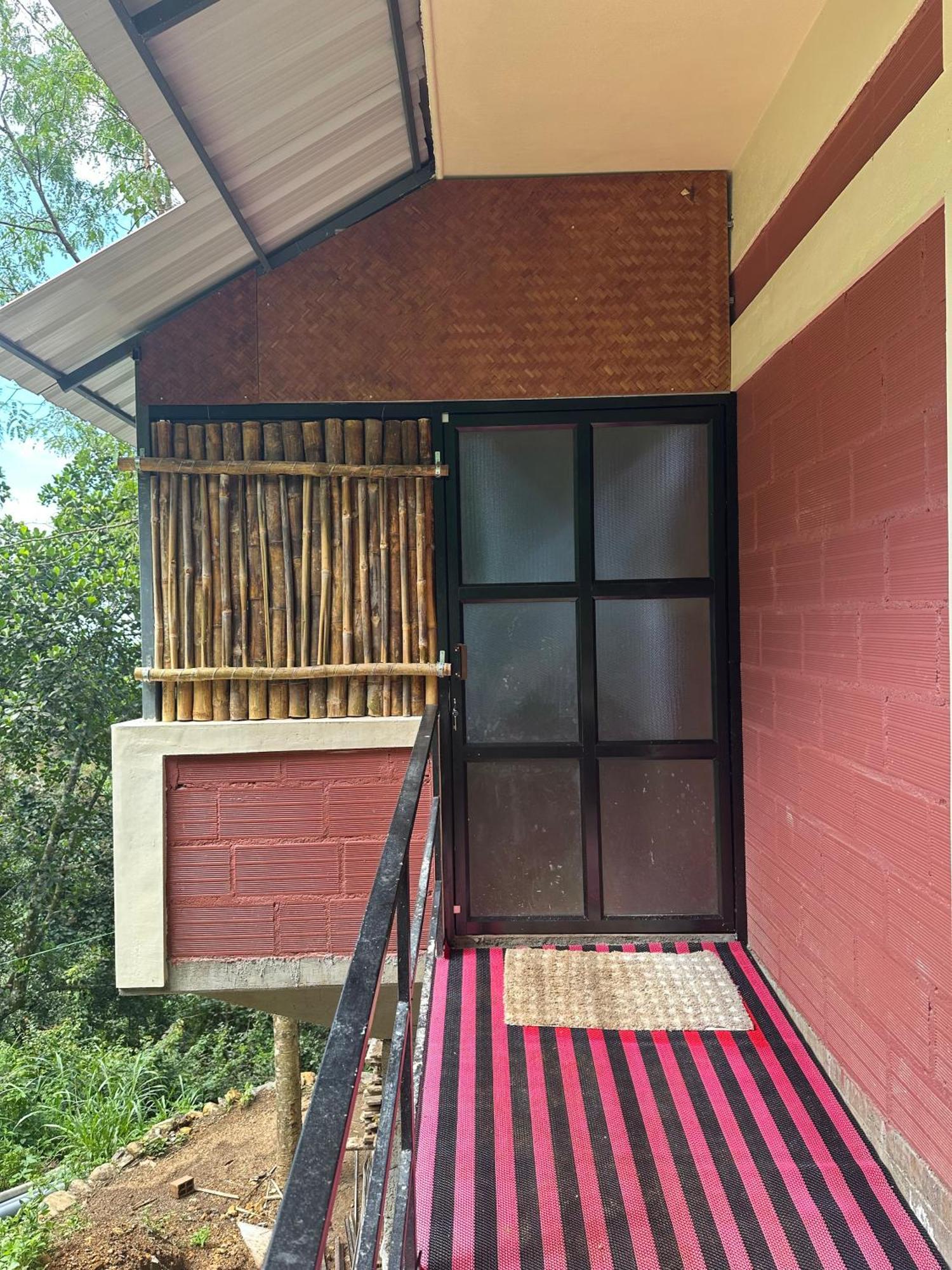 Sunset Valley Kerala Pool Resort - Serene Natural Forest Cottage Stay In Idukki With Sunrise & Sunset Panoramas, Natural Streams & Tranquil Summer Evenings Pīrmed Εξωτερικό φωτογραφία