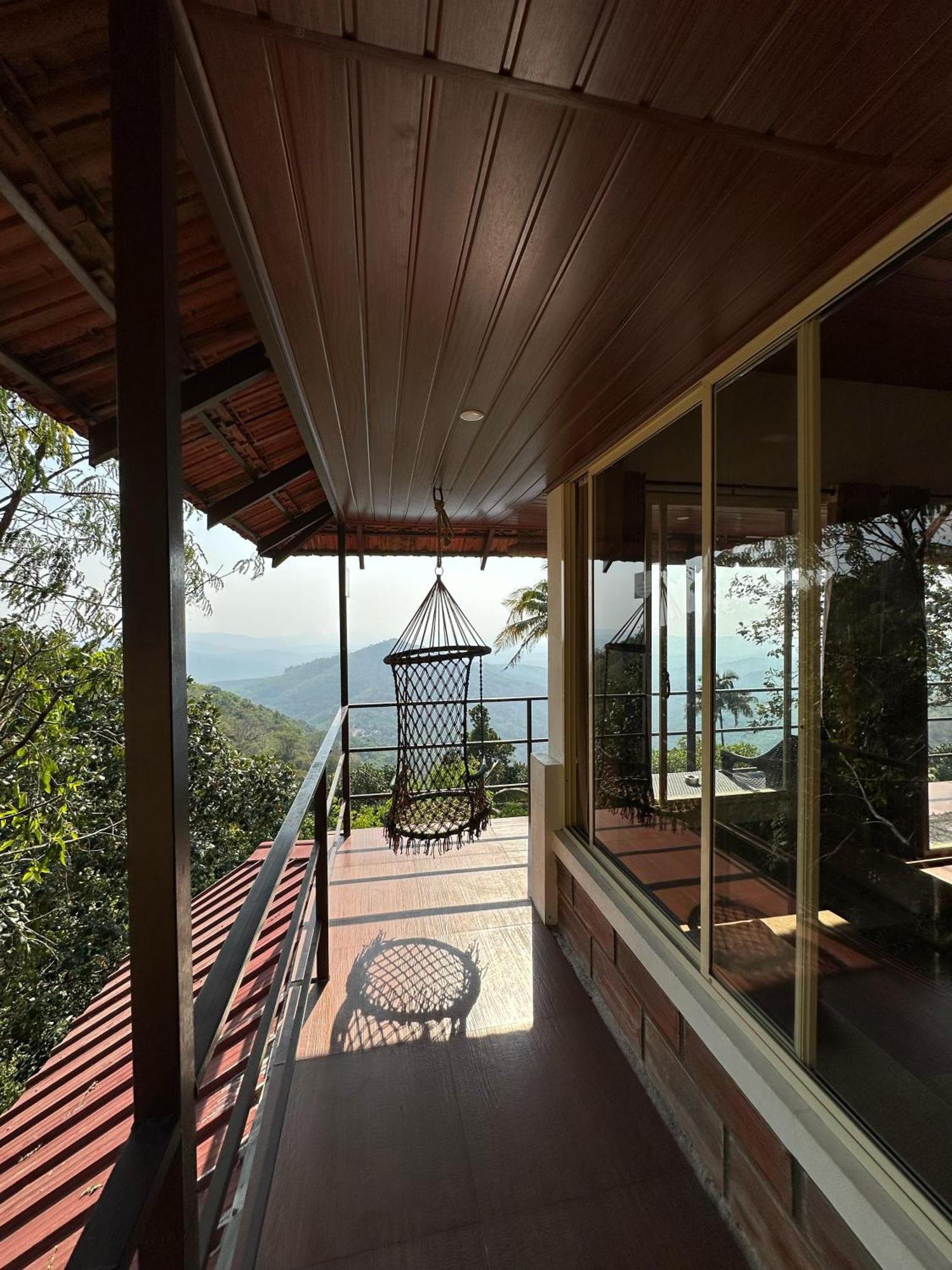 Sunset Valley Kerala Pool Resort - Serene Natural Forest Cottage Stay In Idukki With Sunrise & Sunset Panoramas, Natural Streams & Tranquil Summer Evenings Pīrmed Εξωτερικό φωτογραφία