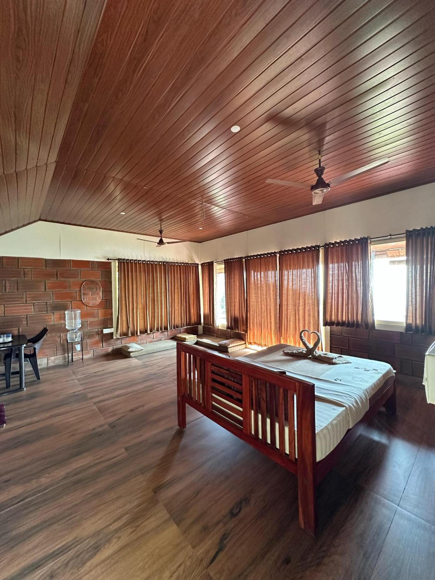 Sunset Valley Kerala Pool Resort - Serene Natural Forest Cottage Stay In Idukki With Sunrise & Sunset Panoramas, Natural Streams & Tranquil Summer Evenings Pīrmed Εξωτερικό φωτογραφία
