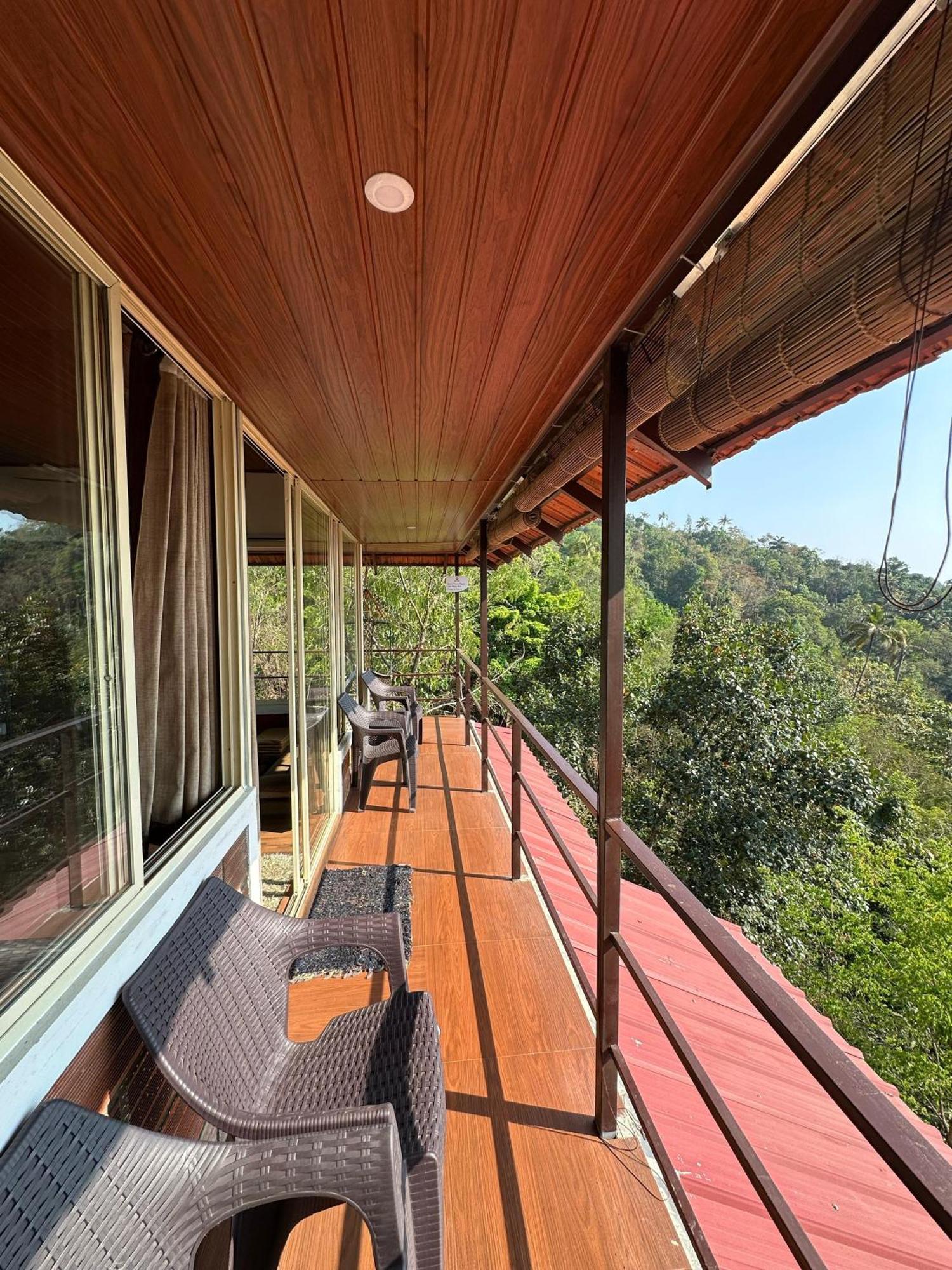 Sunset Valley Kerala Pool Resort - Serene Natural Forest Cottage Stay In Idukki With Sunrise & Sunset Panoramas, Natural Streams & Tranquil Summer Evenings Pīrmed Εξωτερικό φωτογραφία